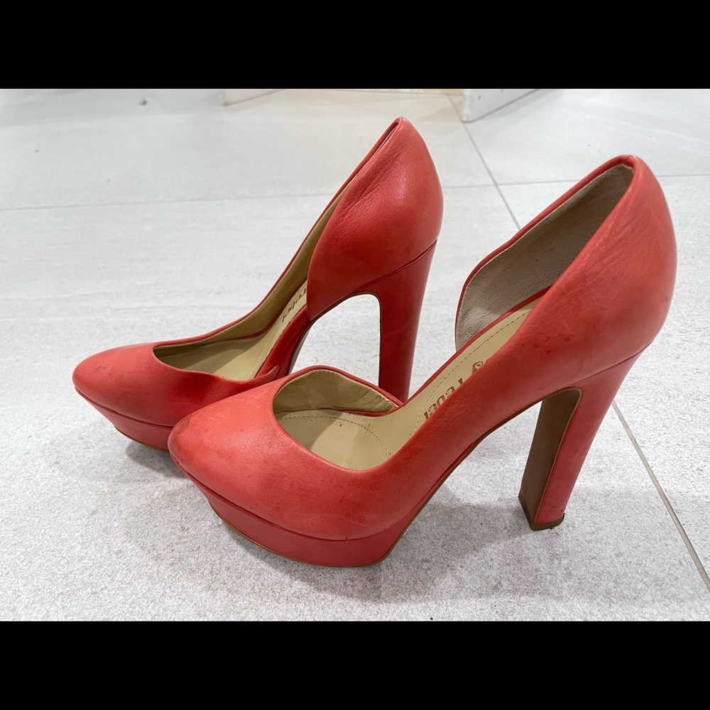 The Perfect Red Pump
